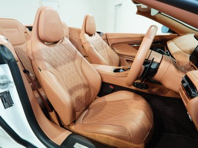 صورة 3 لـ 2025 Aston Martin DB12 VOLANTE