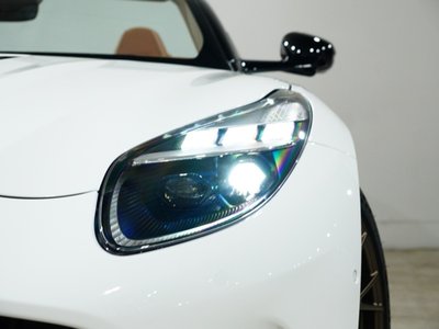 صورة 14 لـ 2025 Aston Martin DB12 VOLANTE