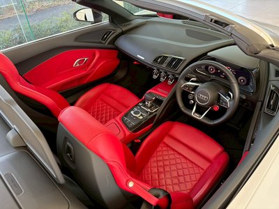 صورة 36 لـ 2020 AUDI R8 SPYDER