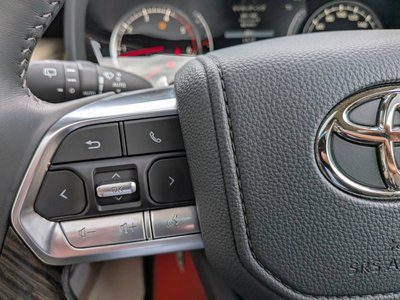 صورة 13 لـ 2024 Toyota LAND CRUISER 300