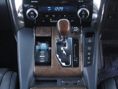 صورة 21 لـ 2016 Toyota ALPHARD