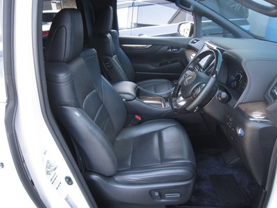 صورة 38 لـ 2016 Toyota ALPHARD