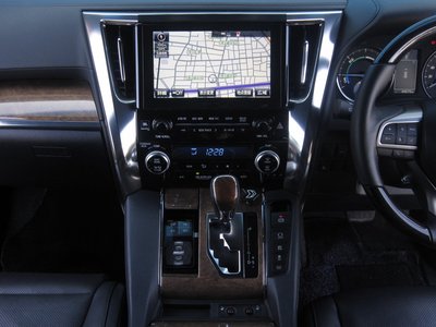 صورة 20 لـ 2016 Toyota ALPHARD