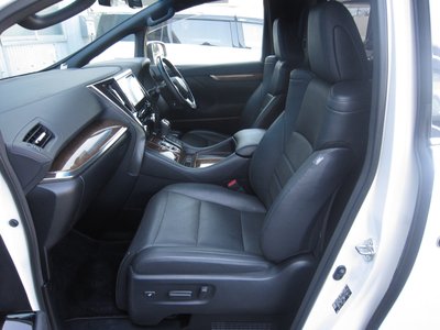 صورة 40 لـ 2016 Toyota ALPHARD