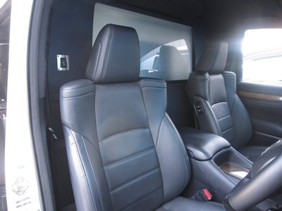 صورة 42 لـ 2016 Toyota ALPHARD