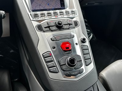 2012 Lamborghini AVENTADOR — фото 23