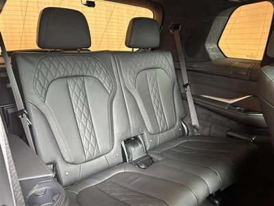 2021 BMW X7 thumbnail 24