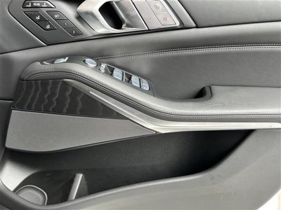 2021 BMW X7 thumbnail 18