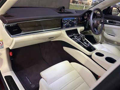 2023 Porsche PANAMERA thumbnail 28