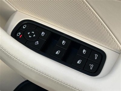 2023 Porsche PANAMERA thumbnail 24