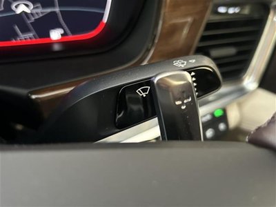 2023 Porsche PANAMERA photo 9