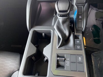 صورة 30 لـ 2024 Toyota LAND CRUISER 250