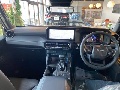صورة 24 لـ 2024 Toyota LAND CRUISER 250