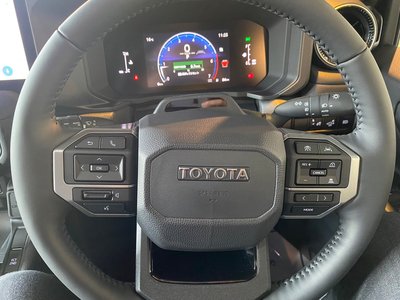 صورة 34 لـ 2024 Toyota LAND CRUISER 250