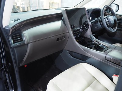 صورة 16 لـ 2024 Toyota ALPHARD