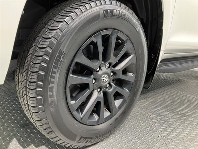 2023 Toyota LAND CRUISER PRADO photo 7