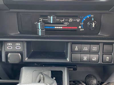 2025 Toyota LAND CRUISER 70 照片 33