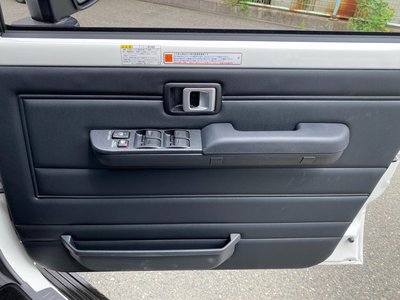 2025 Toyota LAND CRUISER 70 照片 40