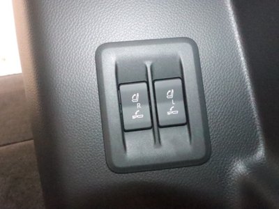 2025 Lexus GX photo 21
