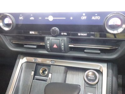 2025 Lexus GX photo 35