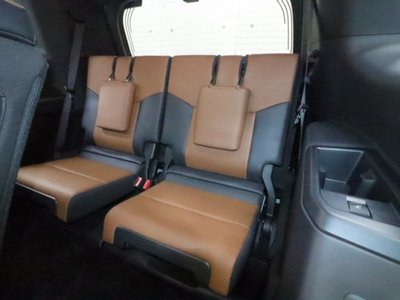 2025 Lexus GX photo 17
