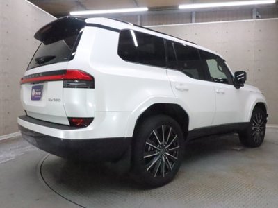 2025 Lexus GX photo 3