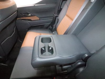 2025 Lexus GX photo 15