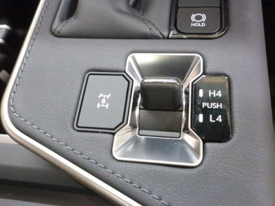 2025 Lexus GX photo 34
