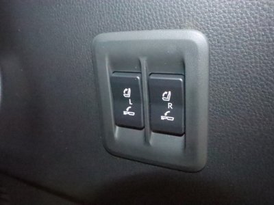 2025 Lexus GX photo 19