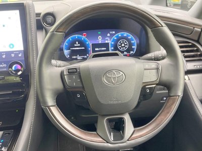 2025 Toyota ALPHARD — фото 12