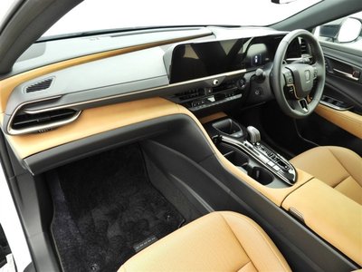 2023 Toyota CROWN SPORT photo 25