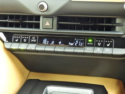 2023 Toyota CROWN SPORT photo 20
