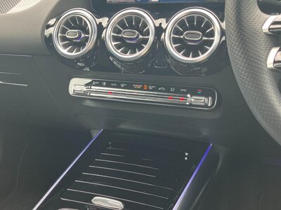 2024 Mercedes-BENZ GLA thumbnail 37