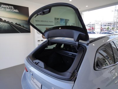 2025 BMW 3 SERIES TOURING photo 12