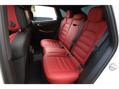 2021 Porsche MACAN thumbnail 43