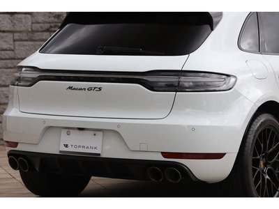 2021 Porsche MACAN thumbnail 32