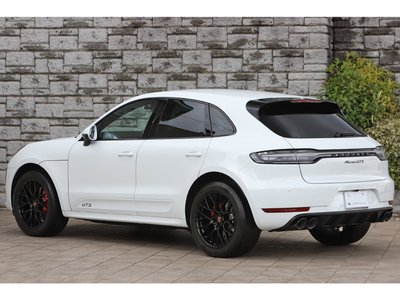 2021 Porsche MACAN thumbnail 23