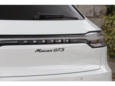 2021 Porsche MACAN thumbnail 33