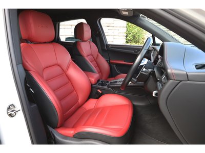 2021 Porsche MACAN photo 12