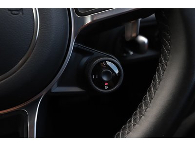 2021 Porsche MACAN thumbnail 45
