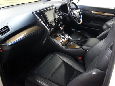 صورة 17 لـ 2016 Toyota ALPHARD