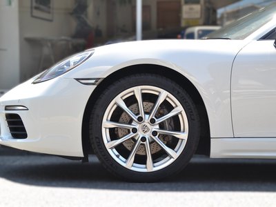 صورة 8 لـ 2016 Porsche 718