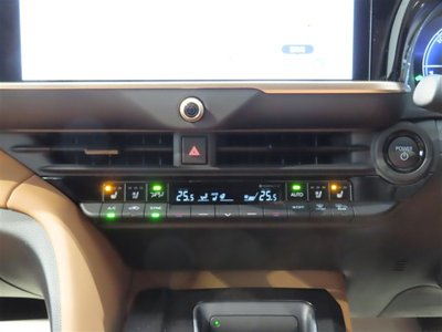 صورة 23 لـ 2025 Toyota CROWN SPORT