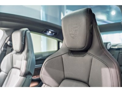 2026 Porsche TAYCAN photo 12