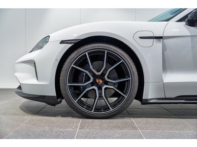 2026 Porsche TAYCAN photo 10