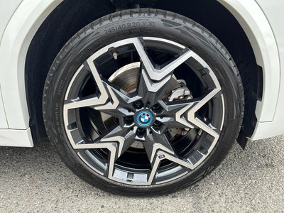 2025 BMW IX2 photo 8