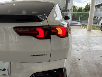 2025 BMW IX2 thumbnail 127