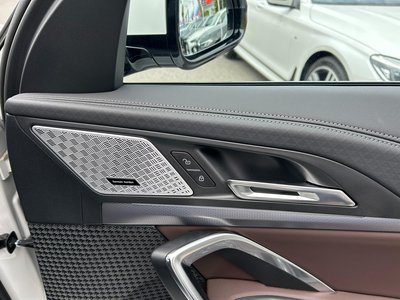 2025 BMW IX2 thumbnail 56