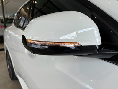 2025 BMW IX2 thumbnail 122