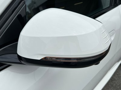 2025 BMW IX2 thumbnail 42